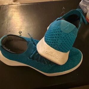 Allbirds bright blue sneakers size women’s 9.5